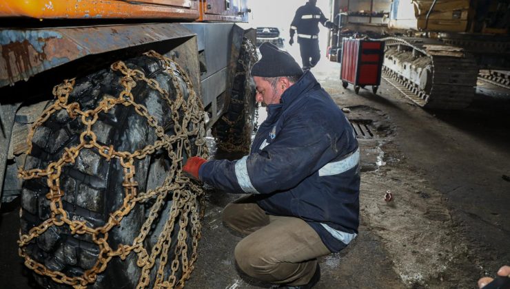 Van Büyükşehir’den Kış Mesaisi: Arızalanan İş Makineleri Kendi Atölyelerinde Onarılıyor