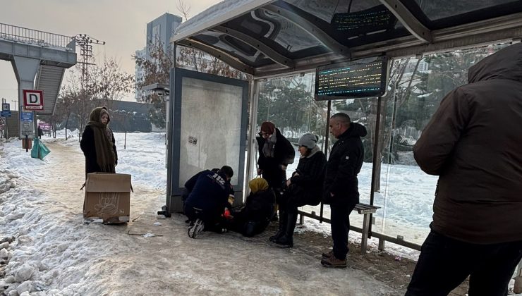 Diyarbakır’da Temizlenmeyen Kaldırımlar Can Yaktı: Genç Kadın Ayağını Kırdı