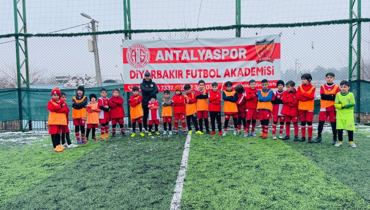 Antalyaspor Diyarbakır Futbol Akademisi’nde Antrenman Heyecanı