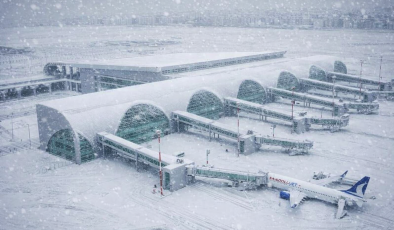 Diyarbakır’da Kar Ulaşımı Felç Etti: İstanbul Uçuşları İptal Edildi