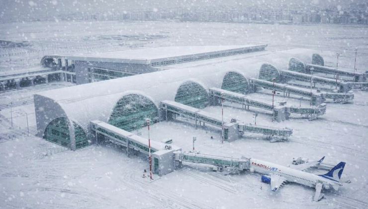 Diyarbakır’da Kar Ulaşımı Felç Etti: İstanbul Uçuşları İptal Edildi