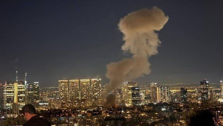 İran Devrim Muhafızları: Üçüncü ve dördüncü dalga operasyonları daha gelişmiş füzelerle başladı