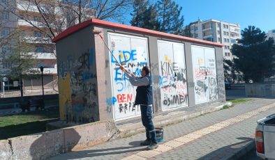 Kayapınar’daki 10 Parkta Bahar Bakımı