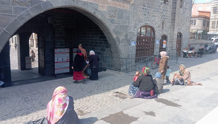 Diyarbakır Ulu Cami Önünde Dilenci İstilası: Tarihi Dokuda Turizmi Baltalayan Görüntüler