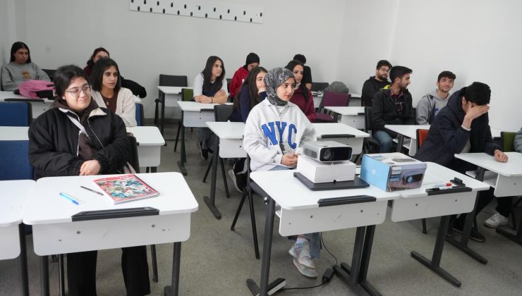 Kayapınar Belediyesi’nden Öğrencilere Ücretsiz Dershane Desteği