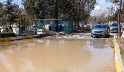 Şehitlik’te Mezarlıklar Sular Altında: Vatandaşlardan Tepki Yağdı