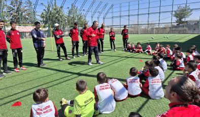 Minik Sporcular Psikologla Buluştu
