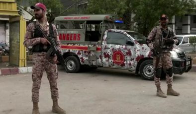 Pakistan’da polise saldırı: 7 ölü