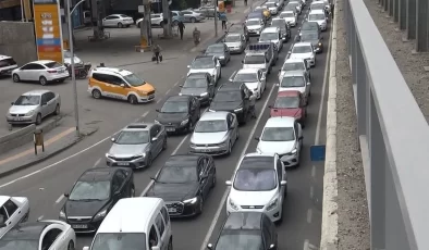 Diyarbakır–Silvan Karayolu’nda Çökme: Trafik Kontrollü Sağlanıyor