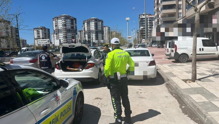 Gaziantep’te yaya ve araç trafiğini engelleyen materyaller kaldırıldı