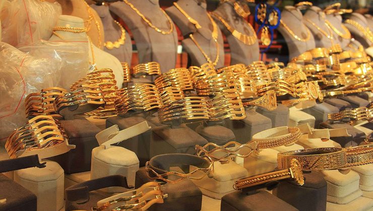 Altın fiyatları haftayı düşüşle açtı