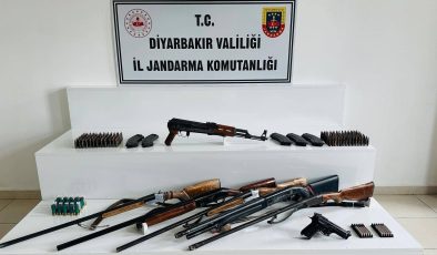 Diyarbakır’da Jandarma Operasyonları: 153 Hükümlü Yakalandı, Kaçakçılık ve Uyuşturucuya Darbe