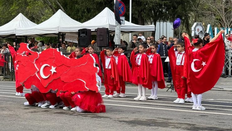Diyarbakır’da 23 Nisan Coşkusu: Çocuklar Sahnedeydi, Mesajlar Duygulandırdı