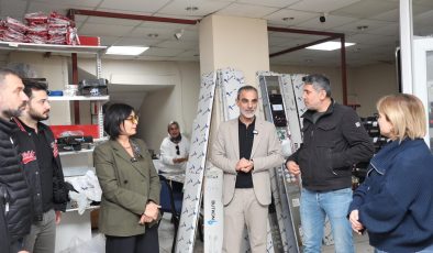 Kayapınar’da Esnafla Buluşma: Eş Başkanlar Sahaya İndi