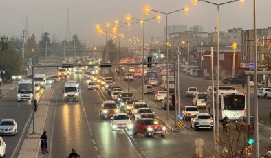 Diyarbakır’da Trafik Alarmı: Artık Bekleyecek Zaman Yok, Raylı Sistem Şart