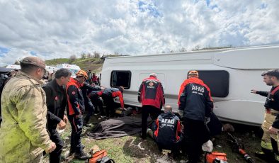 Lice’de Feci Kaza: Yolcu Otobüsü Devrildi, 1 Ölü 13 Yaralı