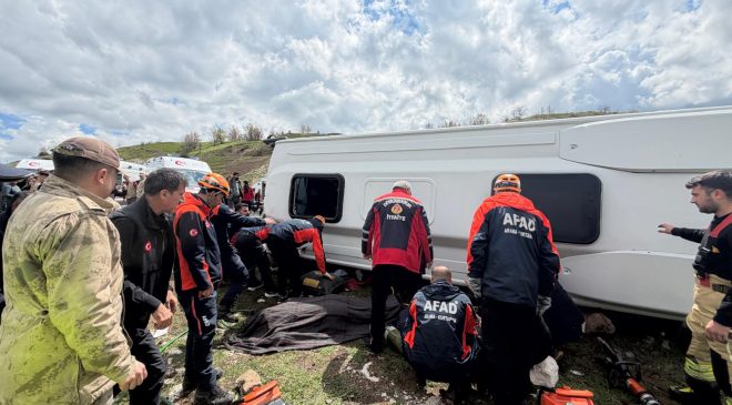 Lice’de Feci Kaza: Yolcu Otobüsü Devrildi, 1 Ölü 13 Yaralı