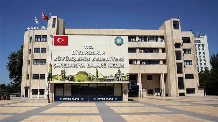Diyarbakır Büyükşehir Belediyesi’nde 37 İşçi İşten Çıkarıldı