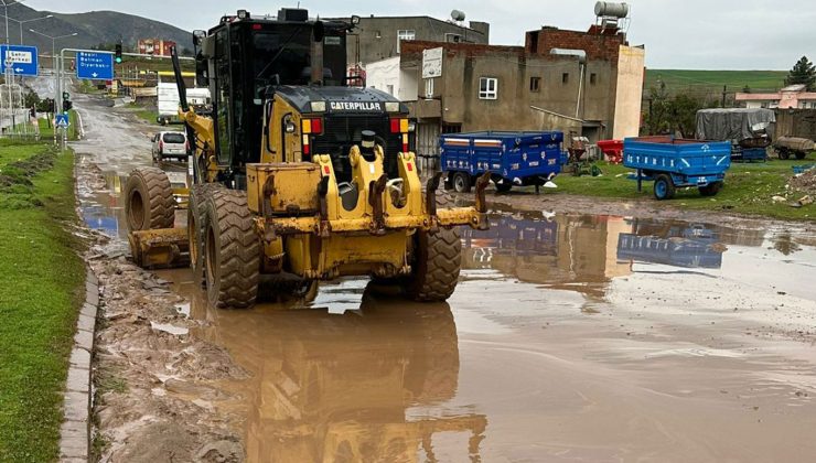 Aşırı yağışlar Siirt’te heyelan ve sele yol açtı