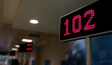 Akbank Mobil Uygulamasına Erişim Sorunu: Kullanıcılar İşlemlerini Gerçekleştiremedi