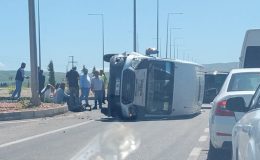 Yolcu minibüsü yan yattı: 5 yaralı