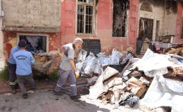 Tonlarca atık evden çıkarıldı