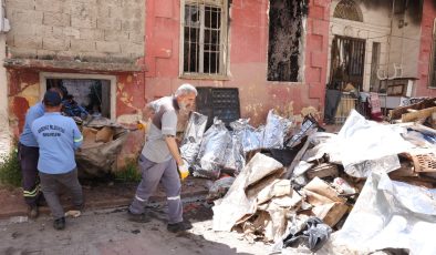 Tonlarca atık evden çıkarıldı