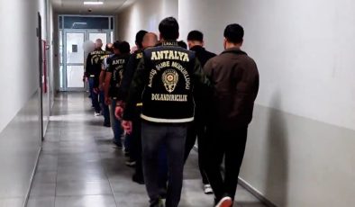 Antalya merkezli dolandırıcılık operasyonunda 14 şüpheli tutuklandı