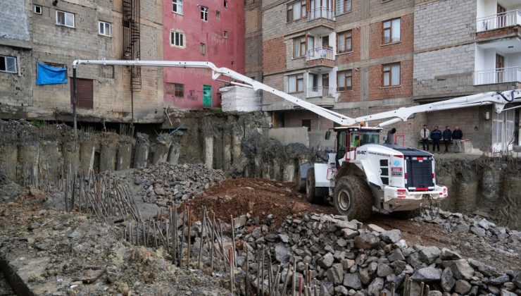 Hakkari’de 6 bina çökme riski nedeniyle tahliye edildi