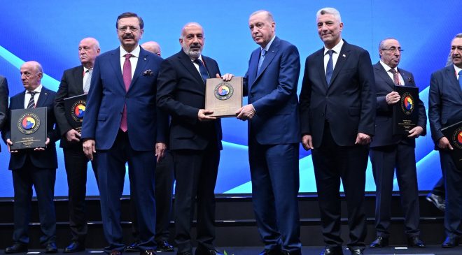 Cumhurbaşkanı Erdoğan’dan DTSO Başkanı Mehmet Kaya’ya “Hizmet Şeref Belgesi”