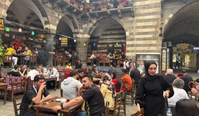 Diyarbakır’ın Tarihi Mekanları Yerli ve Yabancı Ziyaretçileri Büyülüyor