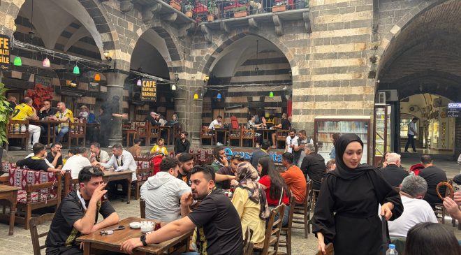 Diyarbakır’ın Tarihi Mekanları Yerli ve Yabancı Ziyaretçileri Büyülüyor