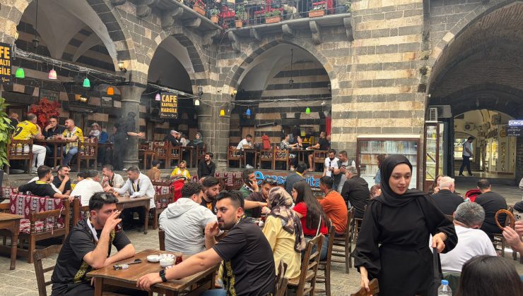 Diyarbakır’ın Tarihi Mekanları Yerli ve Yabancı Ziyaretçileri Büyülüyor