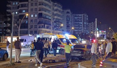 Diyarbakır’da kontrolden çıkan otomobil kaza yaptı: 2 yaralı