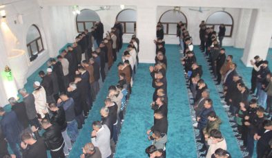 Mardin’de bayram namazı dualarla eda edildi