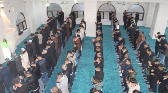 Mardin’de bayram namazı dualarla eda edildi