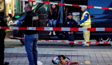 Almanya’da bir araç kalabalığa daldı: En az 2 ölü, çok sayıda yaralı 