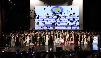 Dicle Üniversitesi’nde Bir İlk! Tarihe Geçen Mezuniyet Töreni