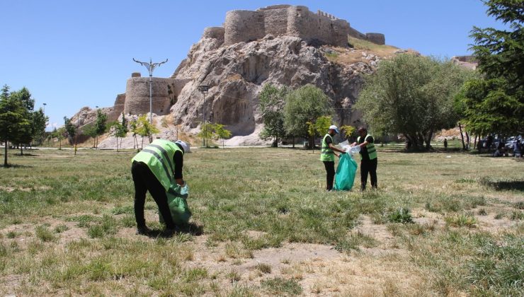 Van Atatürk Kültür Parkı’nda Hafta Sonu Bilançosu: 3 Ton Çöp Toplandı
