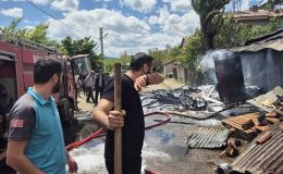Bingöl’de ev yangını: Dumandan etkilenen 2 kişi hastaneye kaldırıldı