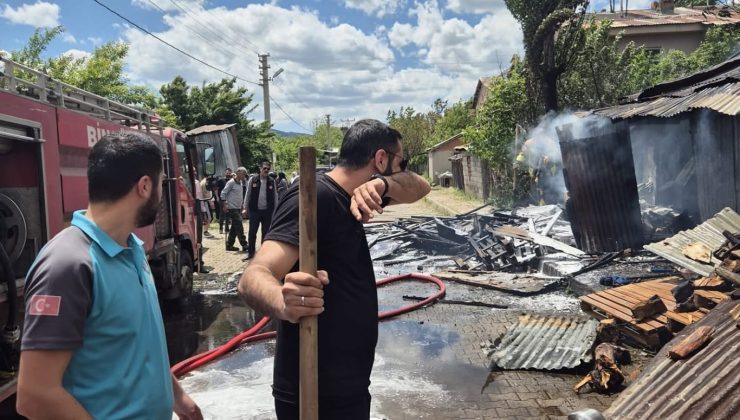 Bingöl’de ev yangını: Dumandan etkilenen 2 kişi hastaneye kaldırıldı