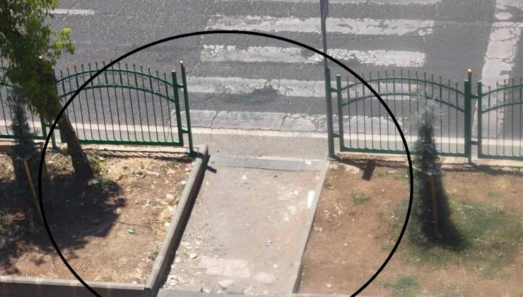 Bağlar’da Tepki Çeken İhmal İddiası: “Aylardır Ne Yaya Geçidi Var Ne Kaldırım”