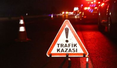 Ehliyetsiz ve alkollü sürücü polis aracıyla çarpıştı: 3 yaralı