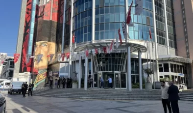 CHP’li İzmit Belediyesine yolsuzluk soruşturması: 31 şüpheli hakkında gözaltı kararı
