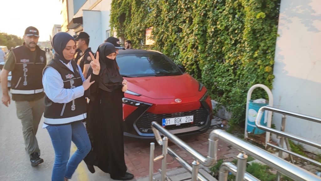 Adana’da Alparslan Kuytul ve eşi Semra Kuytul Gözaltına alındı