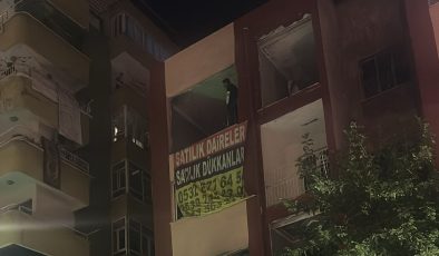 Diyarbakır’da Metruk binanın çatısına çıkan şahıs ikna edildi