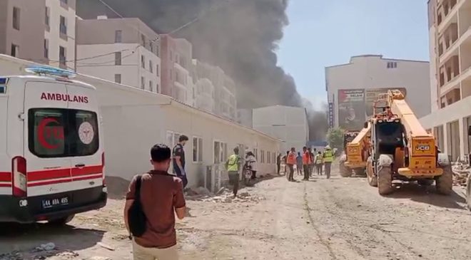 TOKİ rezerv alanındaki konteyner yangını konutlara da sıçradı