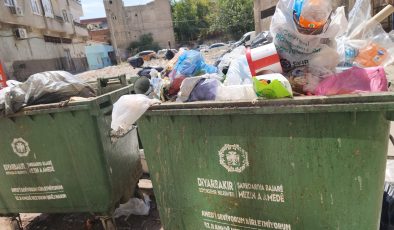 Bağlar’da çöp yığınları ve pislik kötü kokuya neden oluyor