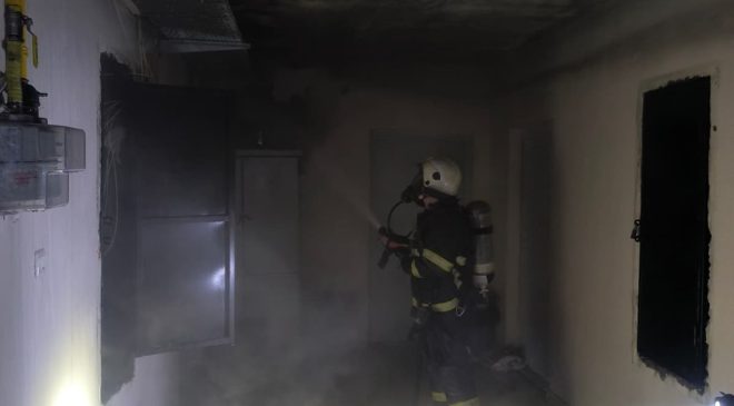 Elektrik panosunda çıkan yangın paniğe neden oldu