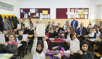 Seçmeli Kur’an-ı Kerim dersini tercih eden öğrencilere Kur’an hediye edilecek